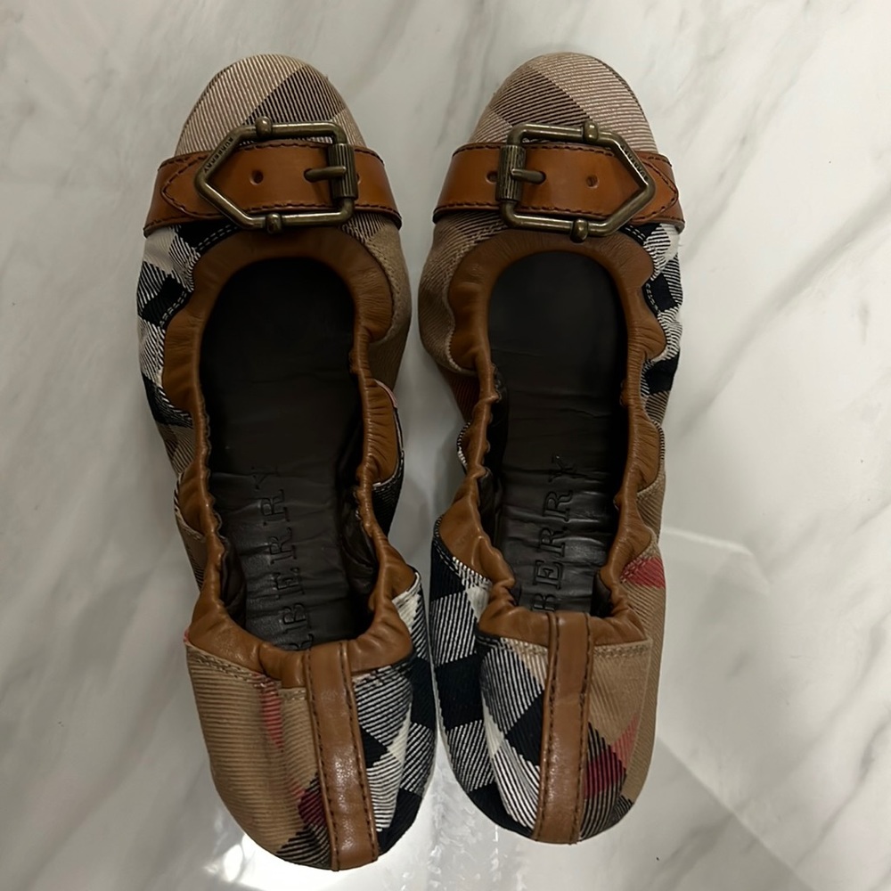 EUC Burberry Canvas Check Glengall Buckle Ballerina flat size 38.5